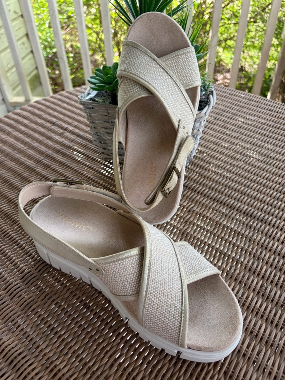Lightweight Beige Platform Slingback Sandals - Picture 2 of 8